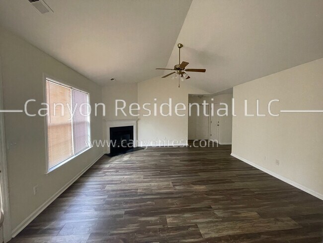 Building Photo - 3320 Trenchard Ln