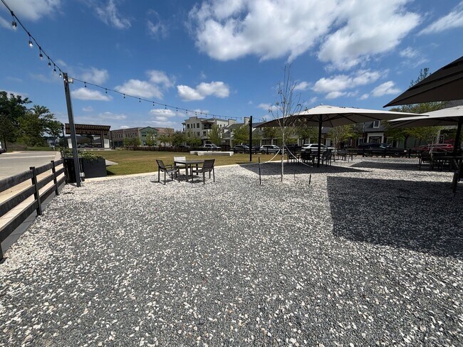 Building Photo - LUXURY LIVING IN THE PRESTIGIOUS PROVENANCE SUBDIVISION