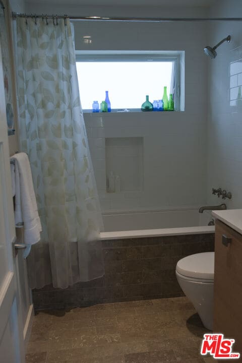 Building Photo - 737 Broadway St