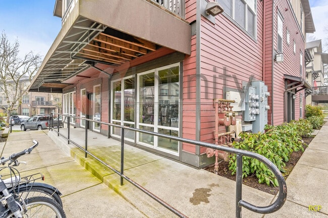 Building Photo - 22810 SW Forest Creek Dr