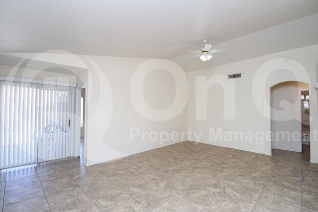 Building Photo - 2316 E Kelton Ln