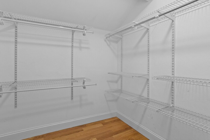 Building Photo - 134 Russet Ln