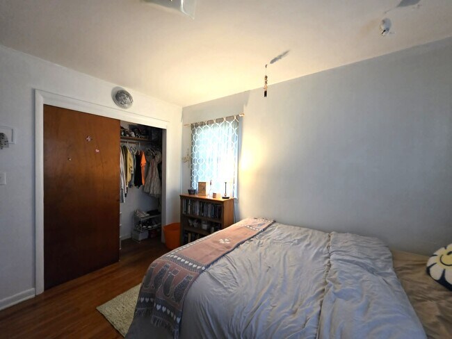 Building Photo - 104 Lee Dr