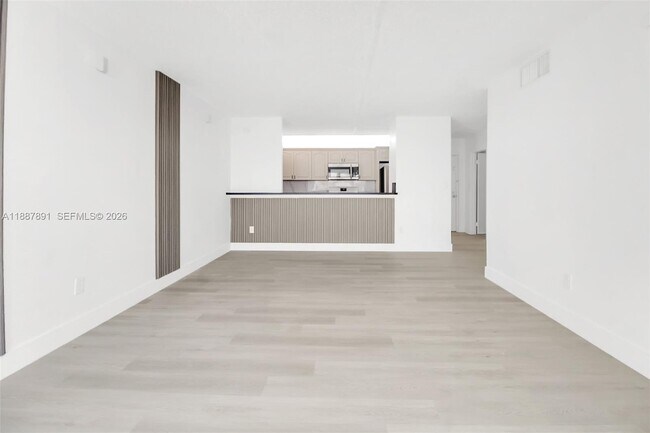 Building Photo - 14850 Naranja Lakes Blvd