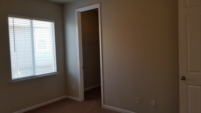 Building Photo - 953 Campfire Cir