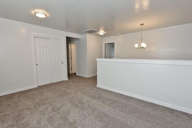 Building Photo - Immaculate & Spacious home in West Meridian