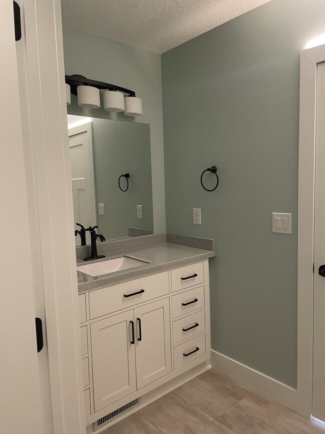 Building Photo - 3709 N Meridian Rd