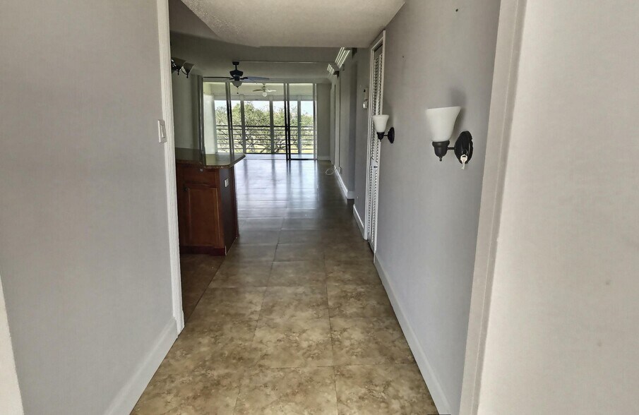 Building Photo - 3091 N Course Dr