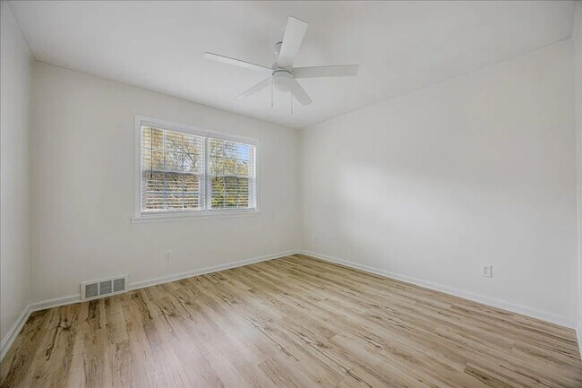 Building Photo - Newly Renovated Home for Rent in Great and Quiet Neighborhood!