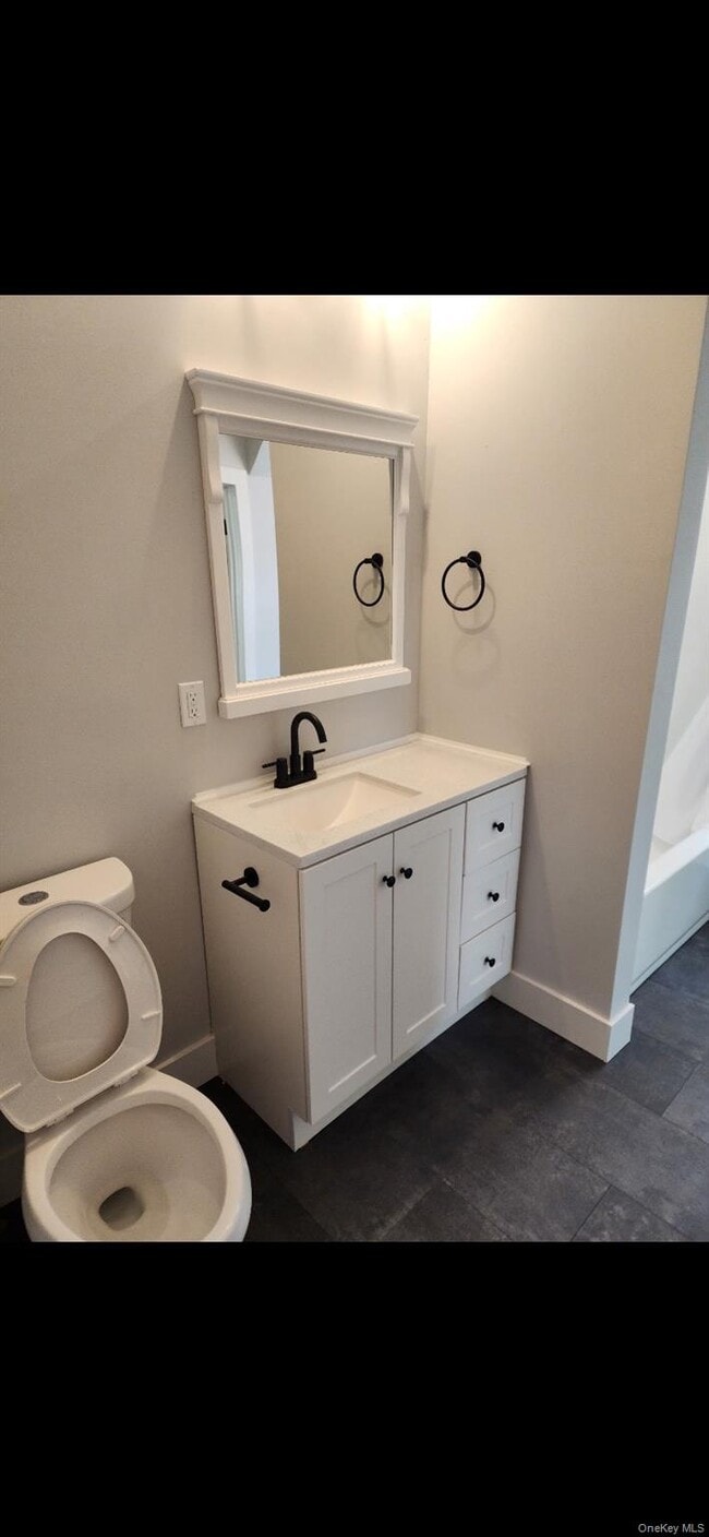 Building Photo - 18 Carman St