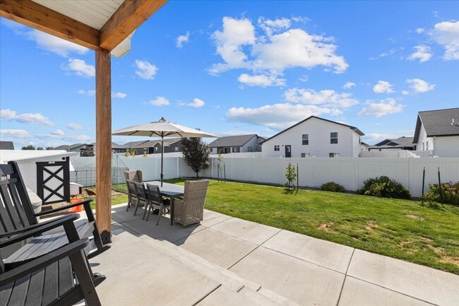 Building Photo - Beautiful Heights Home!