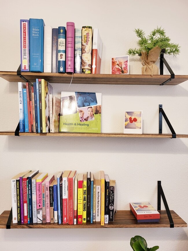 Building Photo - 5260 Collins Rd