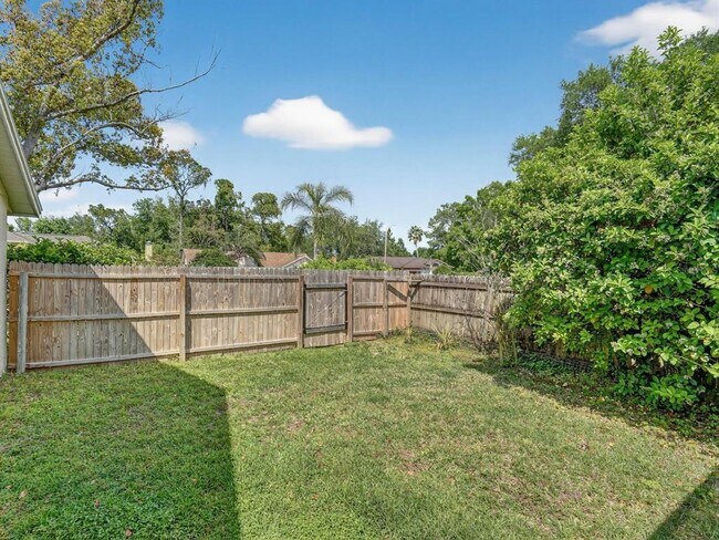 Building Photo - 357 Waterford Cir W