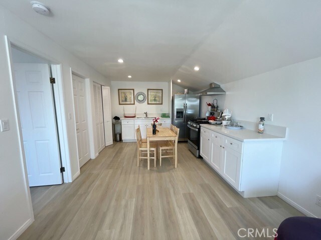 Building Photo - 19153 Clymer St