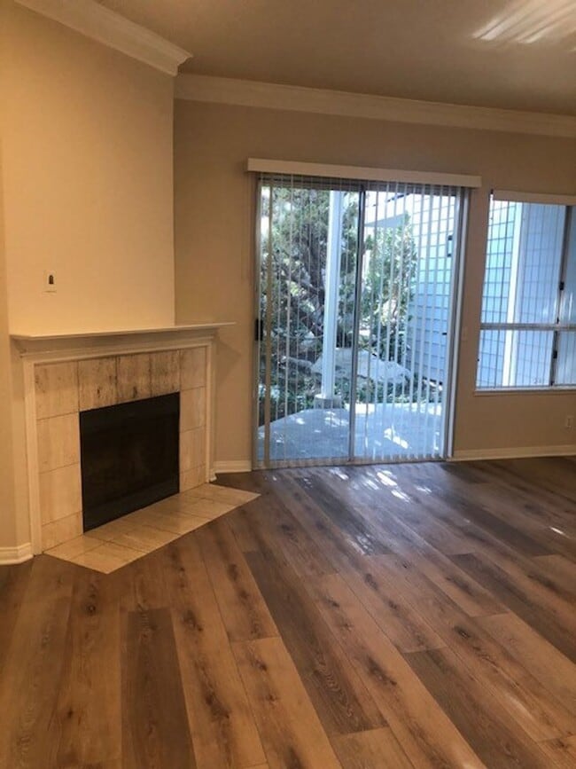 Building Photo - Remodeled 2-Bed, 2-Bath Condo with Garage ...