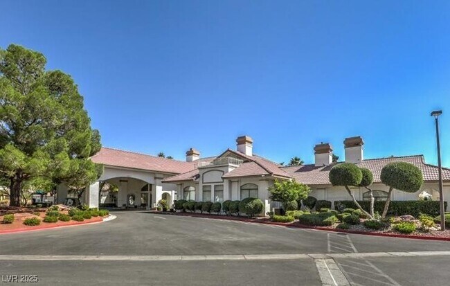 Building Photo - 5005 Cliffrose Dr