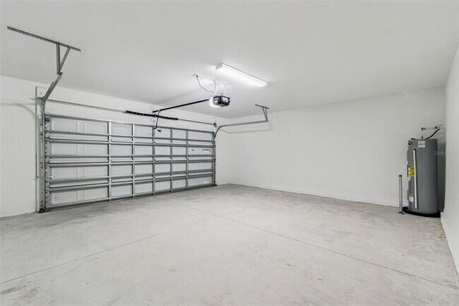 Building Photo - 1712 Tropical Oasis Ave