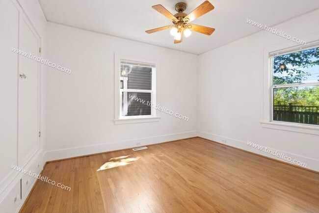 Building Photo - Charming Hosford-Abernethy Craftsman – 3 Bedroom Home w/ Fenced Yard - Pets Welcome!