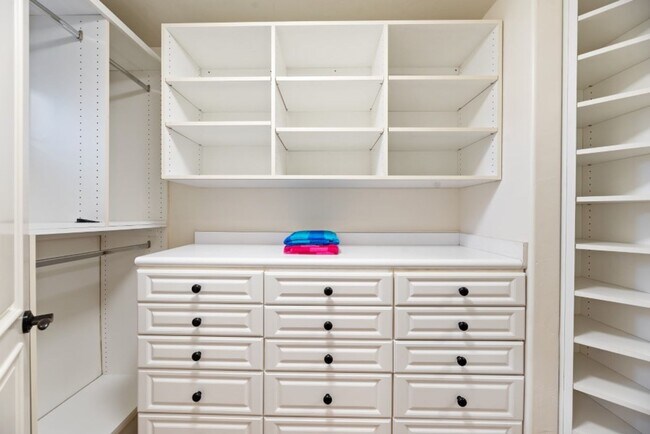 Building Photo - Stunning, Luxury La Jolla Shores Location with Panoramic Ocean Views!!