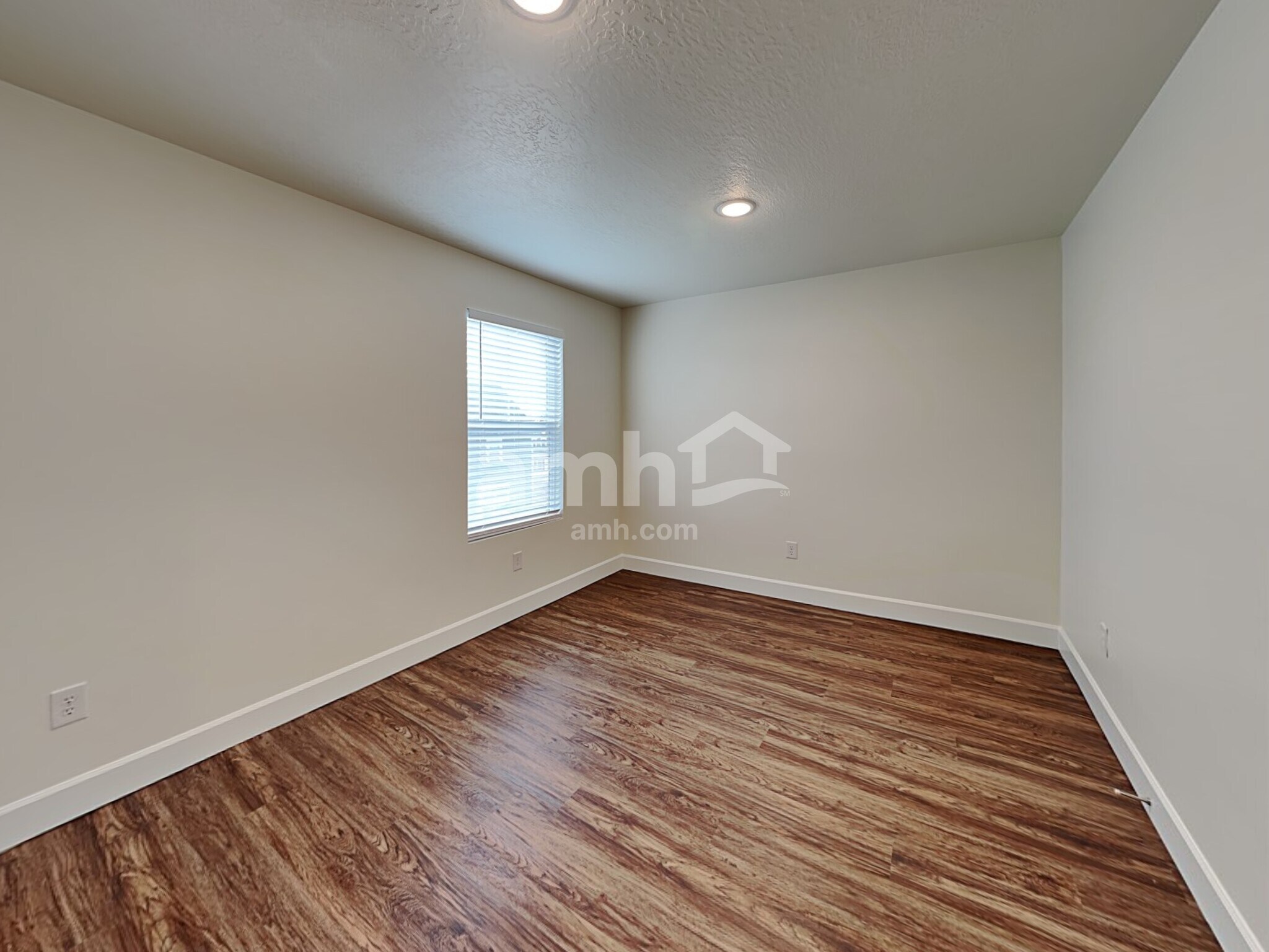 Building Photo - 11037 Kitty Hawk Rd