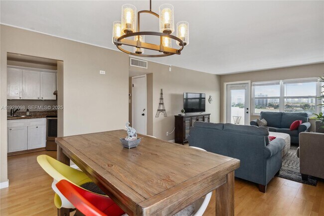 Building Photo - 401 Golden Isles Dr