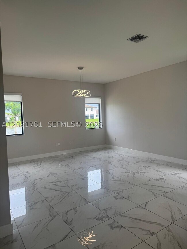 Building Photo - 4261 SW 178th Ave