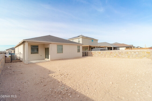 Building Photo - 13821 Madero Dr