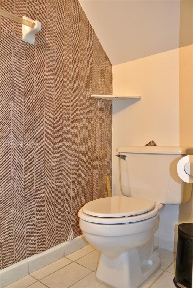 Building Photo - 6420 SW 138th Ct