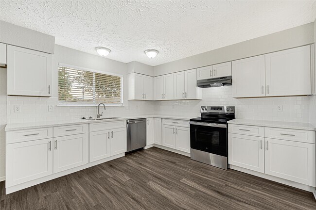 Building Photo - 8402 Bird Meadow Ln