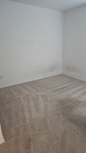 Building Photo - 4178 Silverstein St