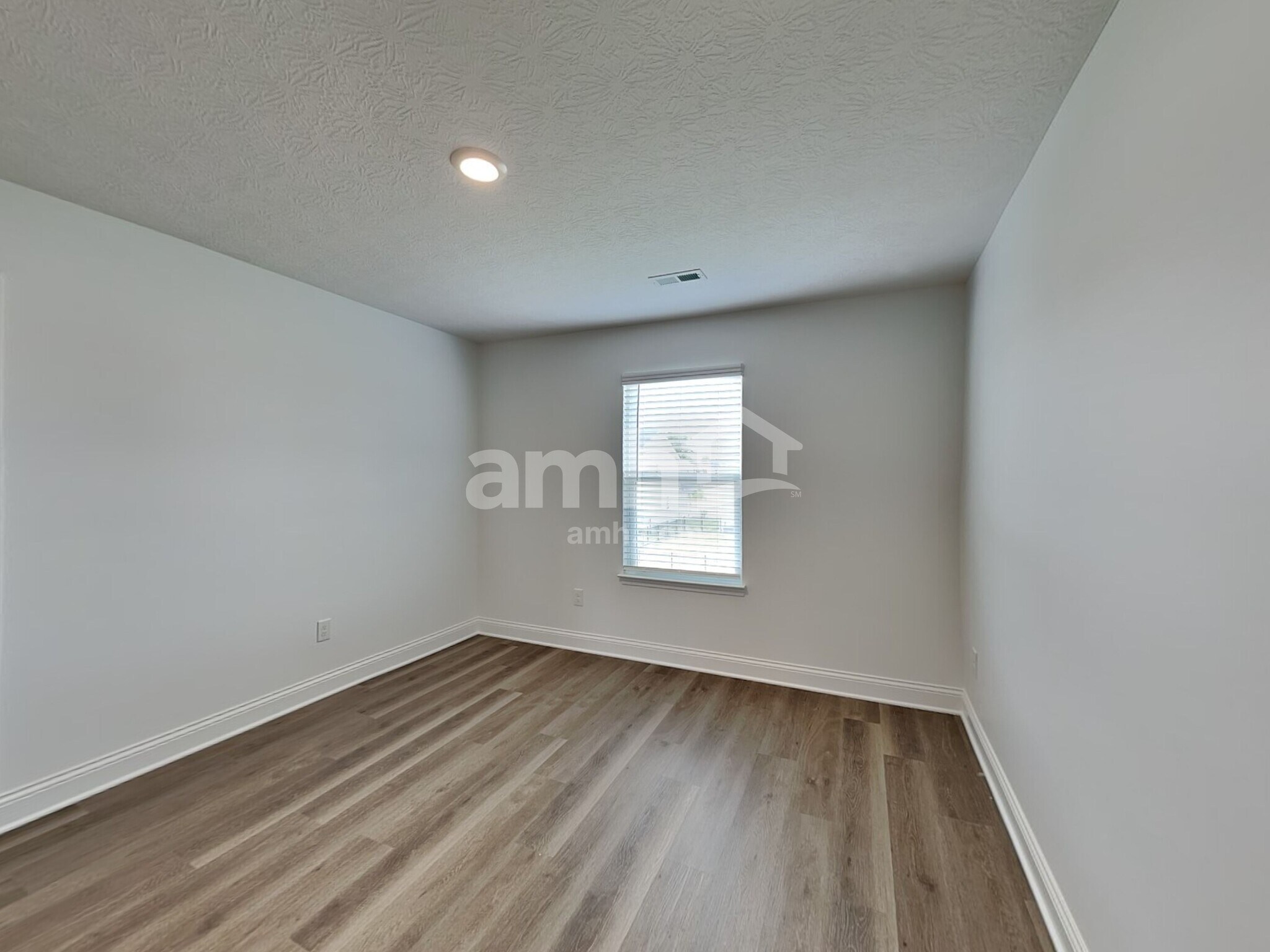 Building Photo - 306 Pne Hl Ct