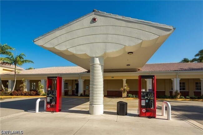 Building Photo - 3900 Valentia Way