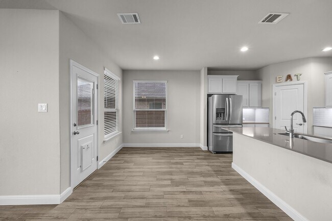 Building Photo - 2329 Briscoe Rnch Dr