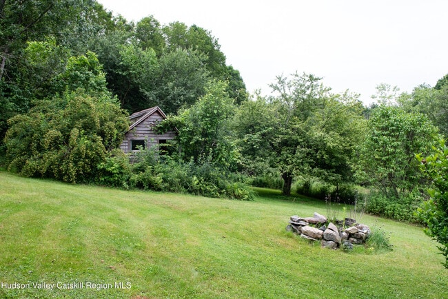 Building Photo - 61 Schoolhouse Rd