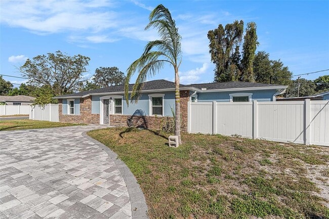 Building Photo - 3602 E 33rd Ave