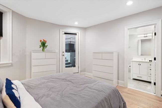 Building Photo - 2150 Florida Ave NW