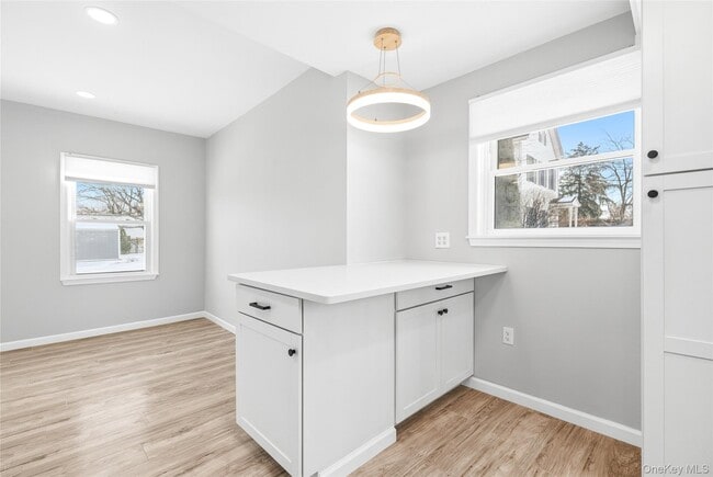 Building Photo - 78 Maple Ave