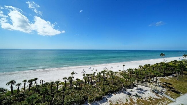 Building Photo - 575 Sanctuary Dr