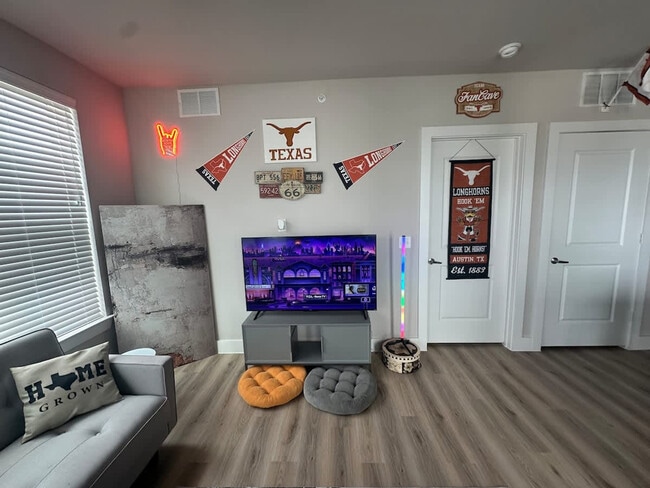 Building Photo - 12208 Tech Ridge Blvd