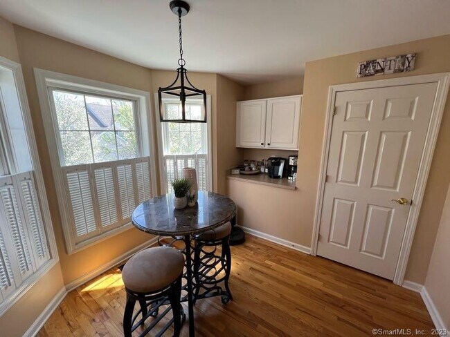 Building Photo - 1305 Sienna Dr
