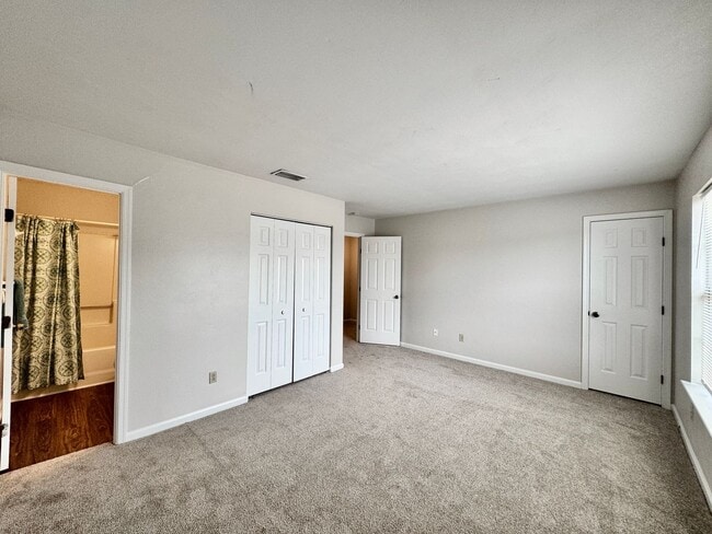 Building Photo - Completely Updated & Ready NOW! New Floori...