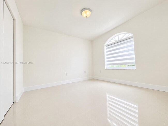 Building Photo - 1063 SW 142nd Ave