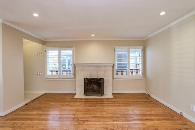 Building Photo - 3 Bed / 2 Bath Redwood City home with calming backyard oasis and a white picket fence. YouTube to...