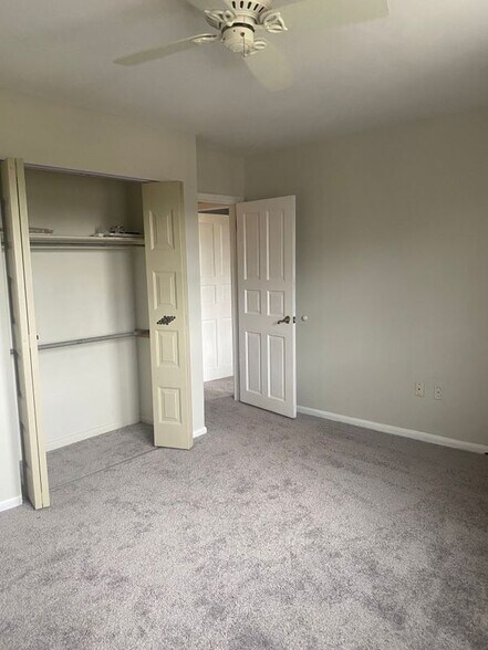 Building Photo - 1424 Boxwood Dr