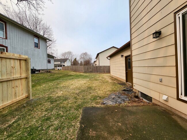 Building Photo - 34 Orchard St