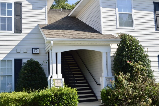 Building Photo - The Reserve at Woodbridge, Two Bedroom Con...