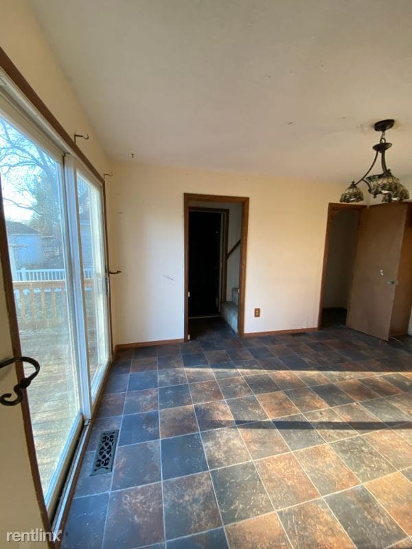 Building Photo - 4 br, 2 bath House - 930 N 24th St