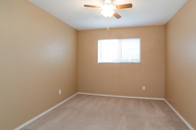 Building Photo - 2034 Vanamen Ct