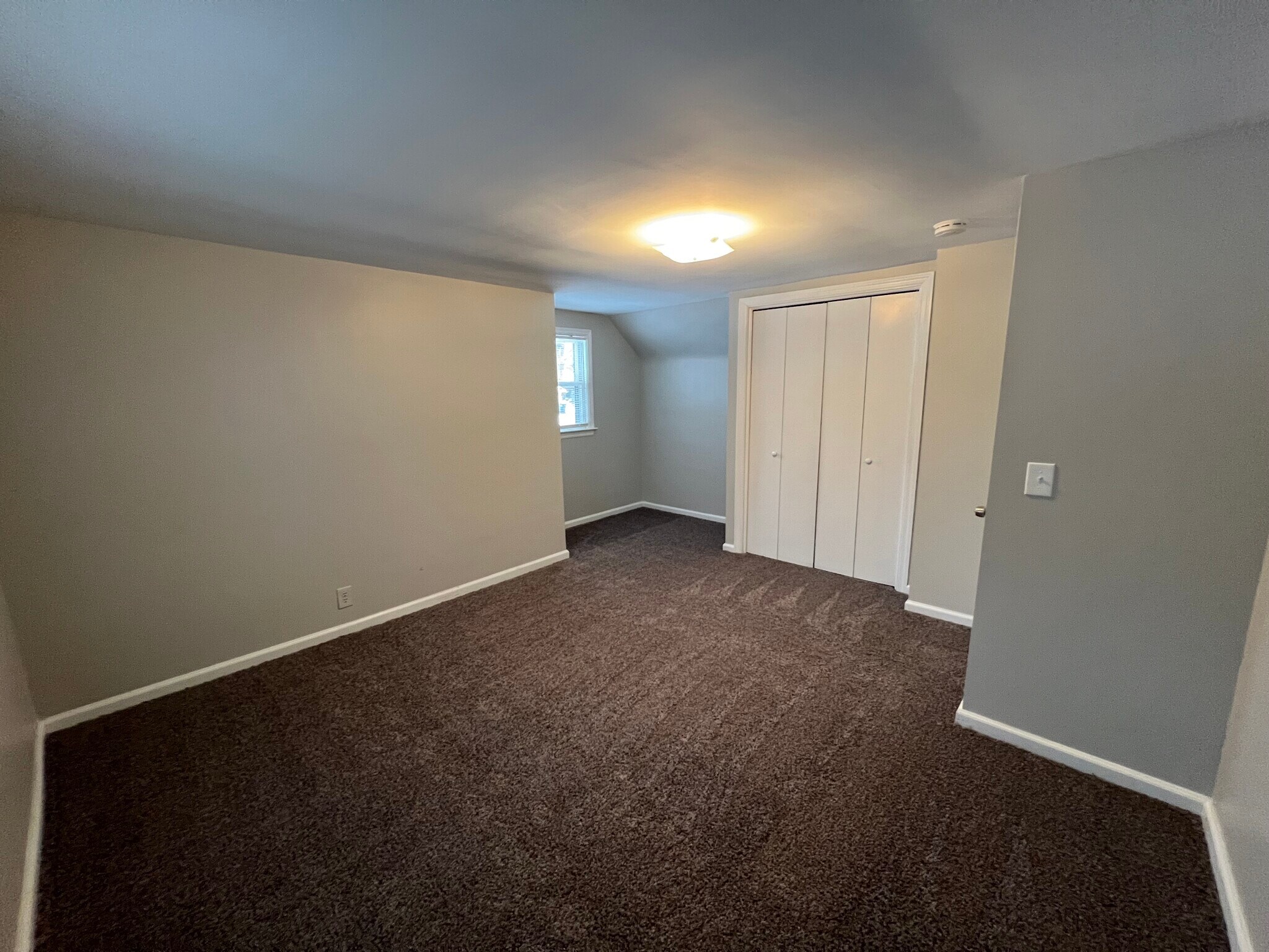 Building Photo - 947 Oakcrest St SW