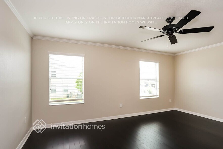 Building Photo - 10667 Lake Montauk Dr